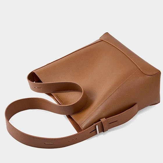 Bolsa Bucket Oversized de Couro Genuíno para Transversal e Ombro